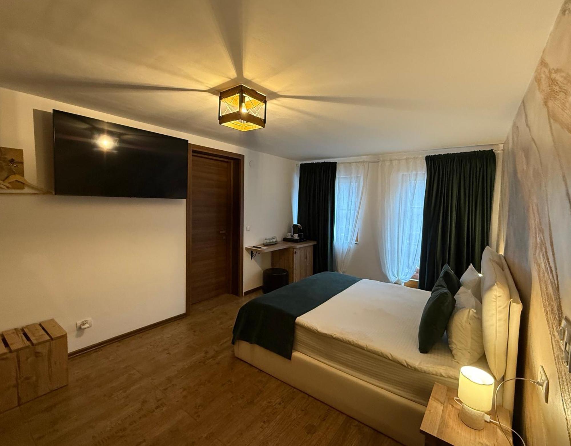 Hotel Conacul Radacinilor Petroşani Exterior foto